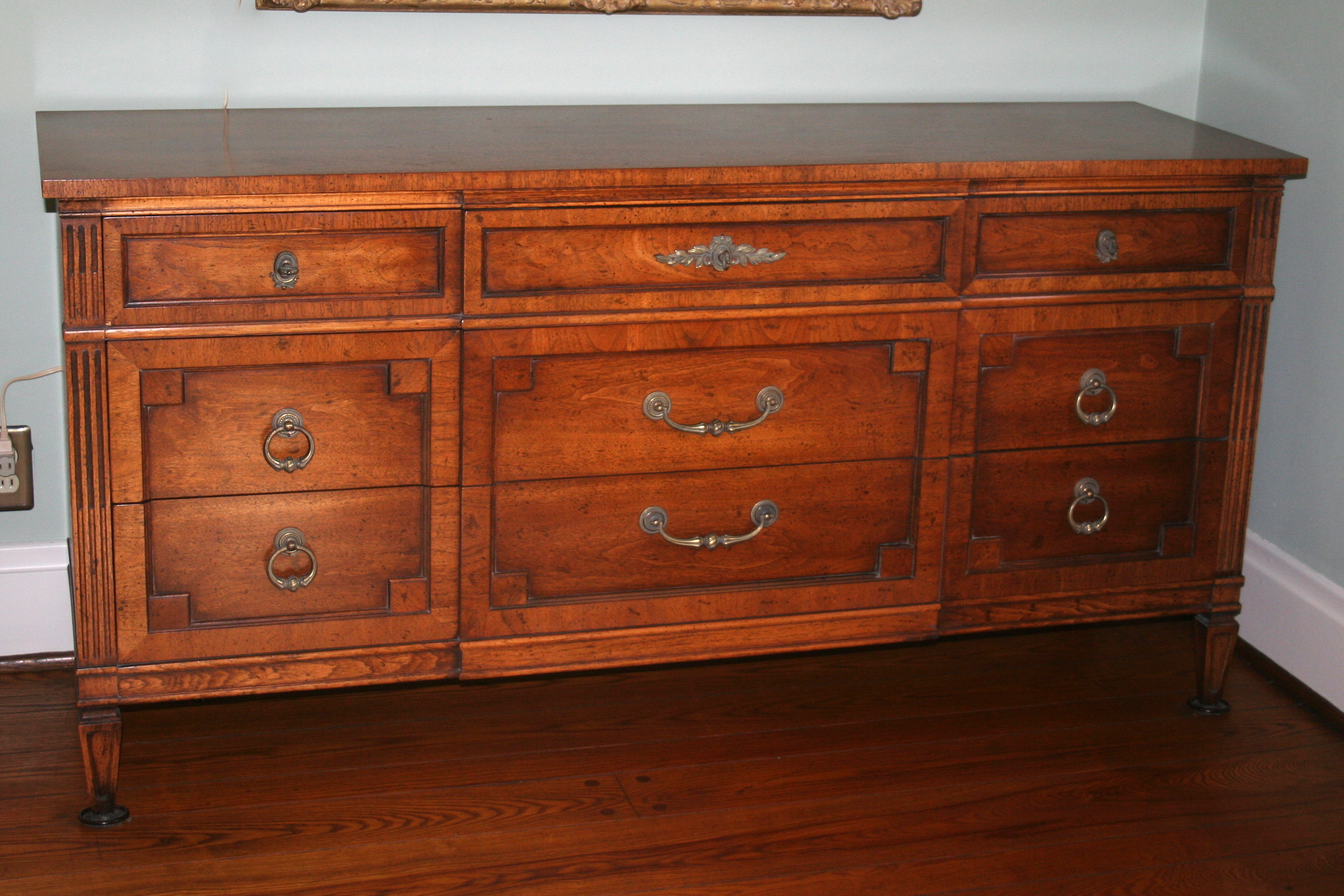 Henredon Regency Style Dresser | EBTH