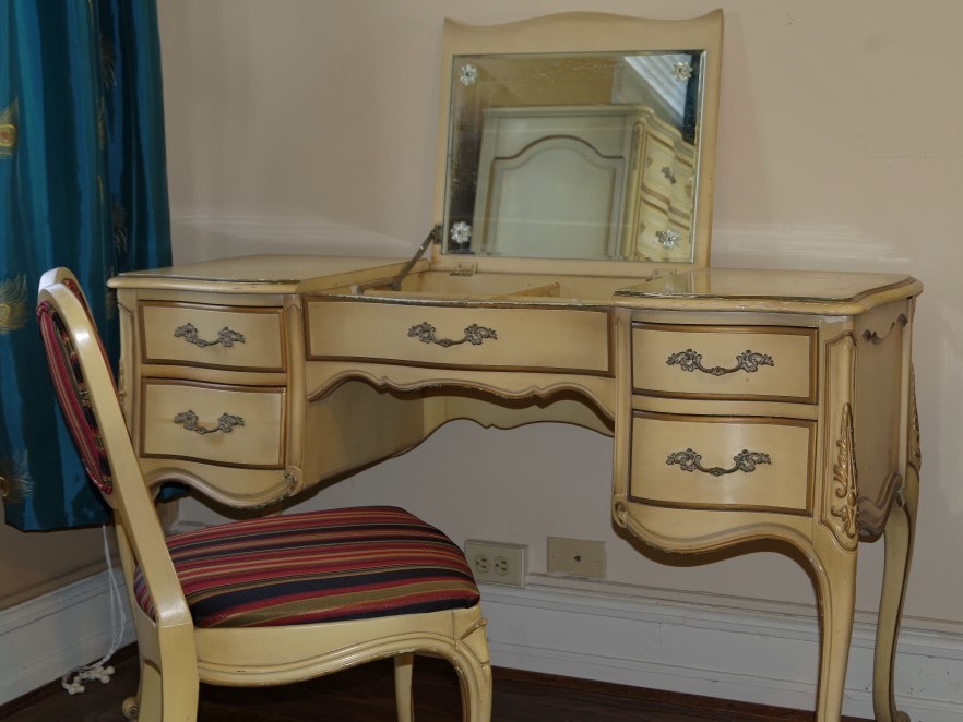 Union Furniture French Provincial Vanity with Chair EBTH