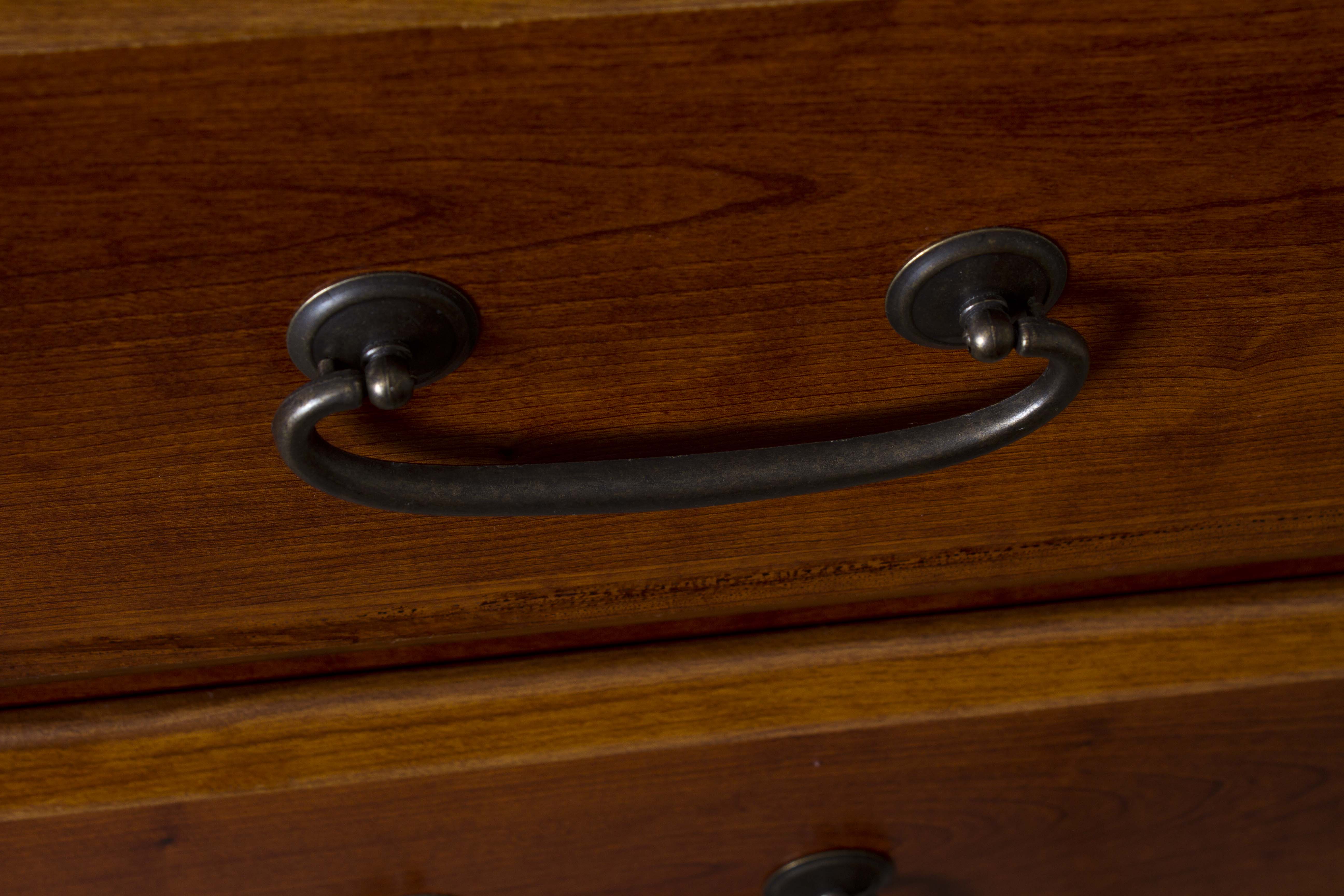 Kathy Ireland Home Dresser EBTH