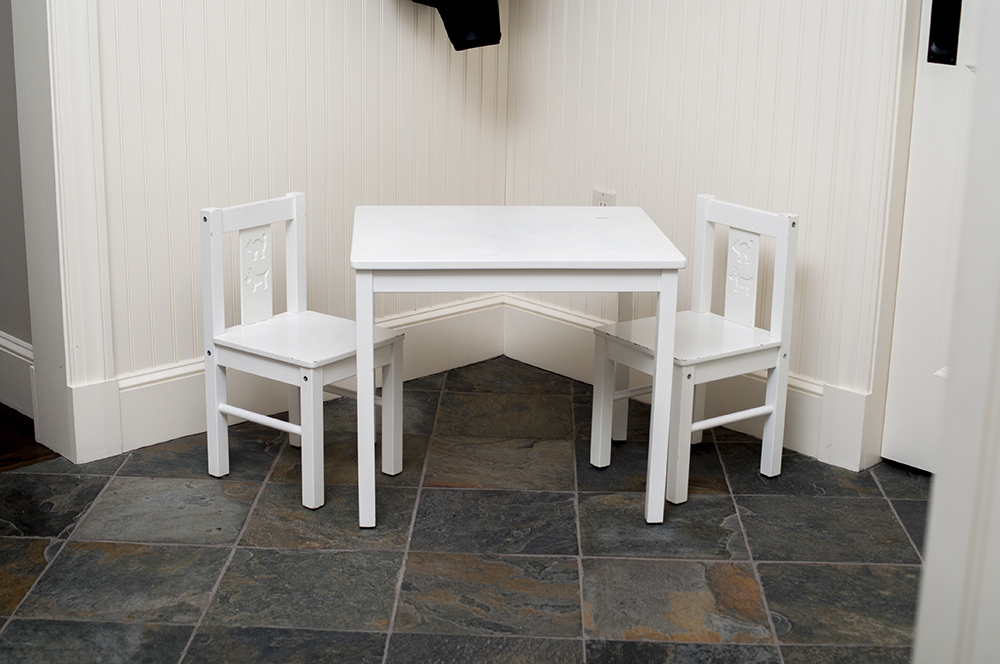 kritter table and chairs