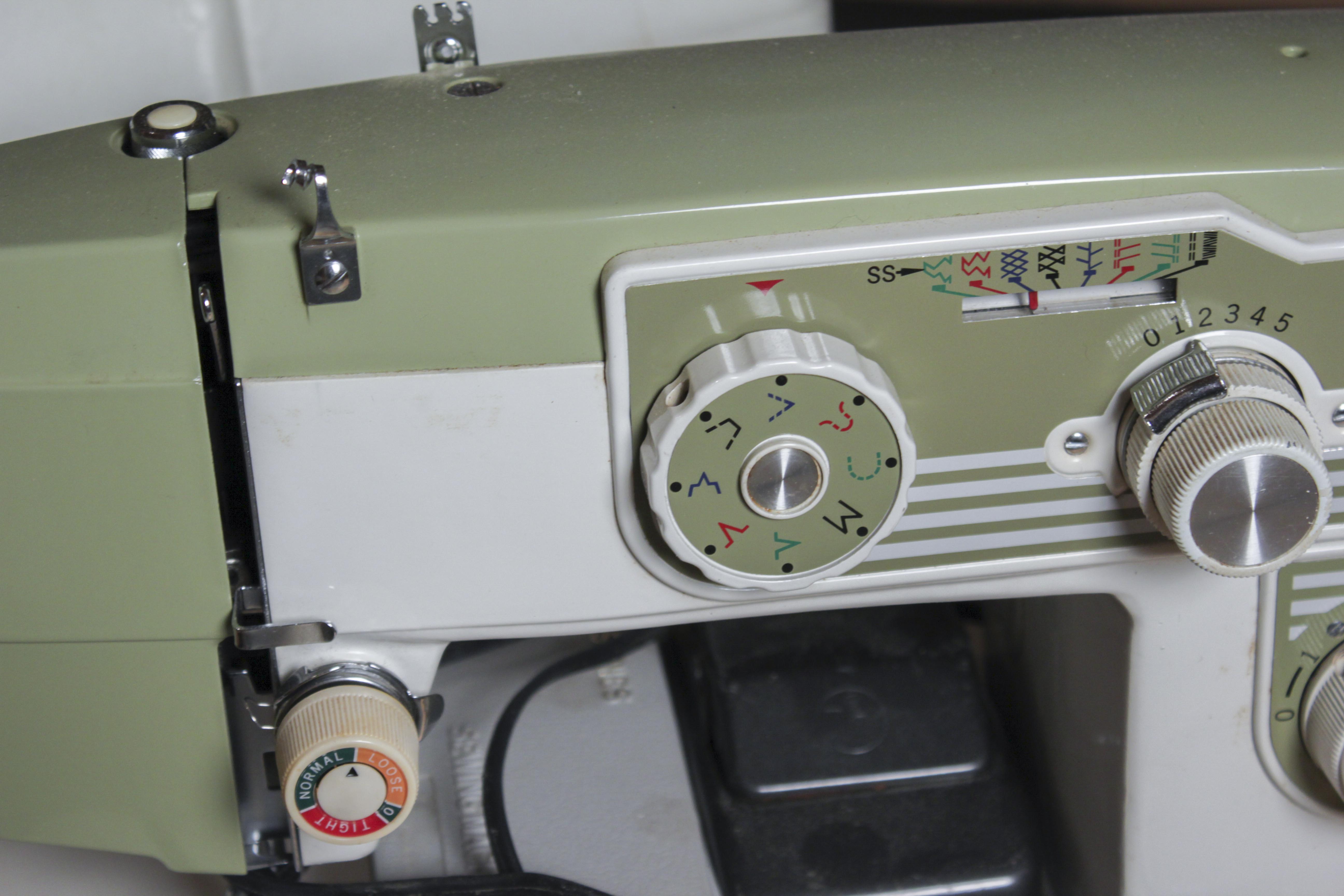 White Model 675 Heavy Duty Zig Zag Sewing Machine EBTH