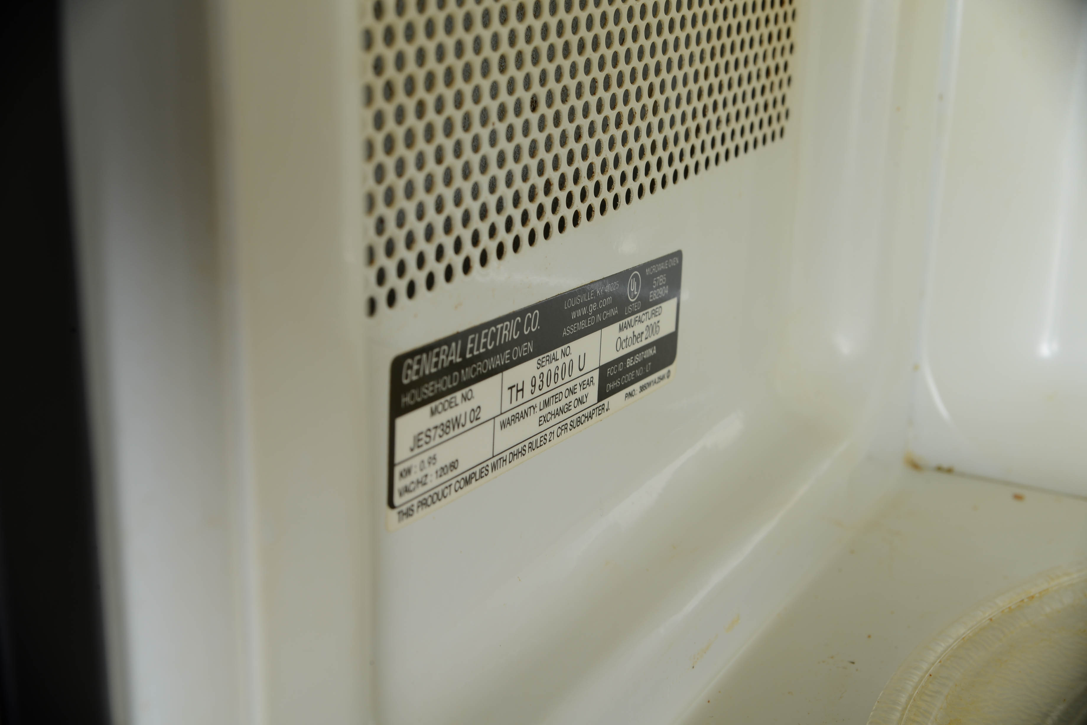 GE Turntable Microwave Oven EBTH