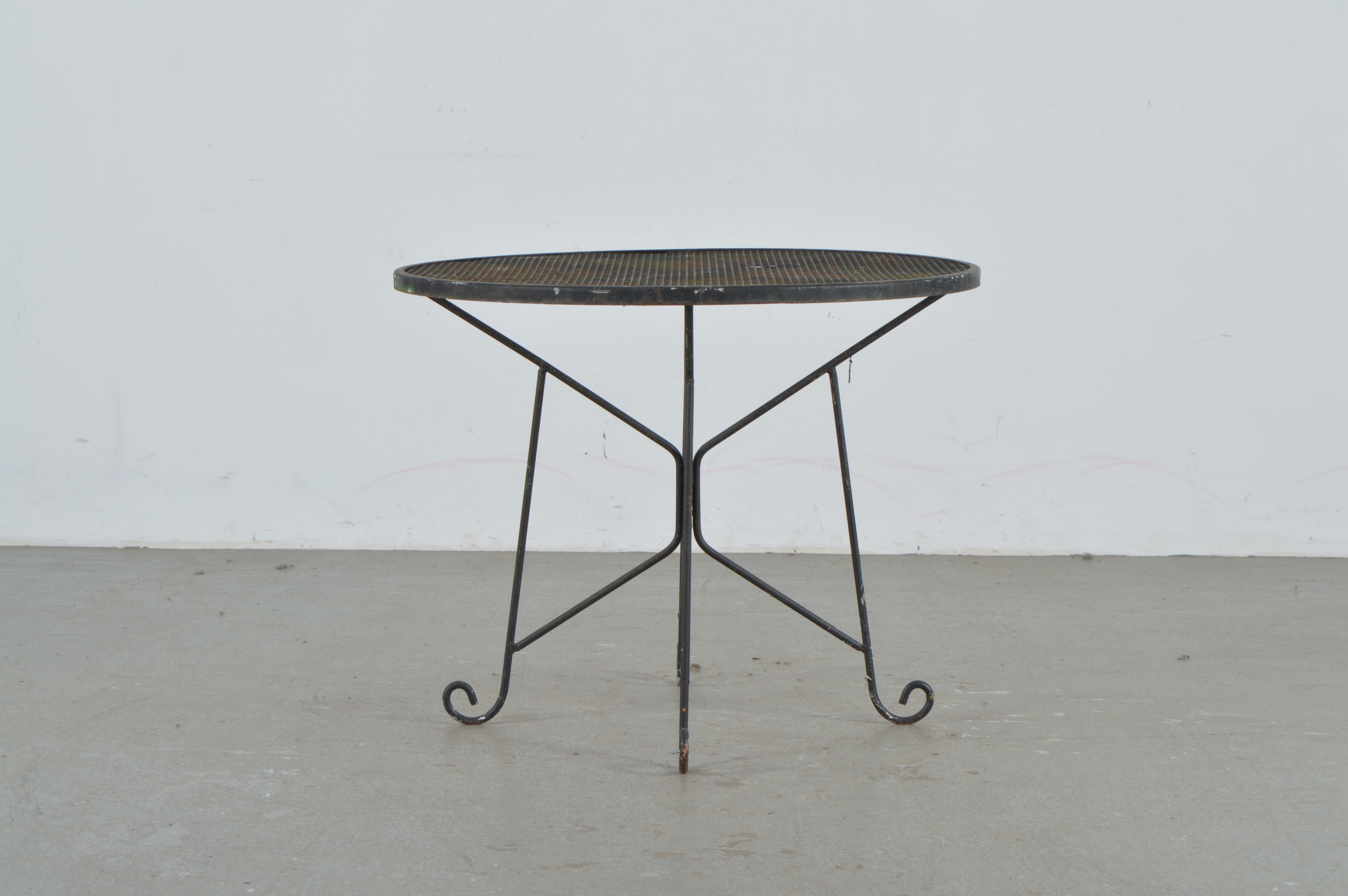 Patio Black Iron Table and Chairs EBTH