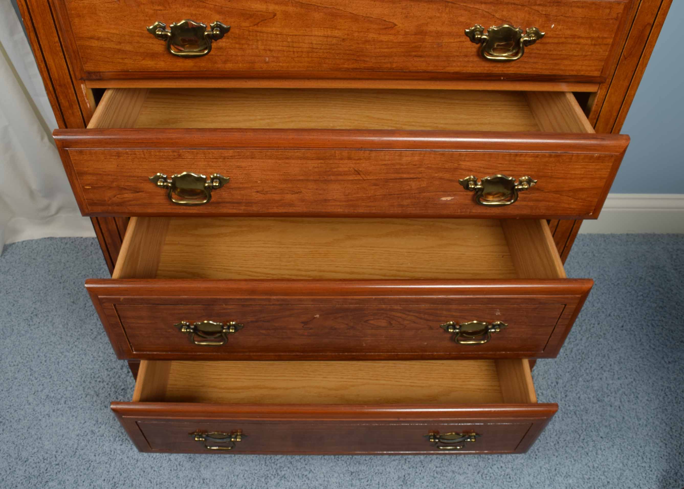 Broyhill Lenoir House Five Drawer Dresser EBTH