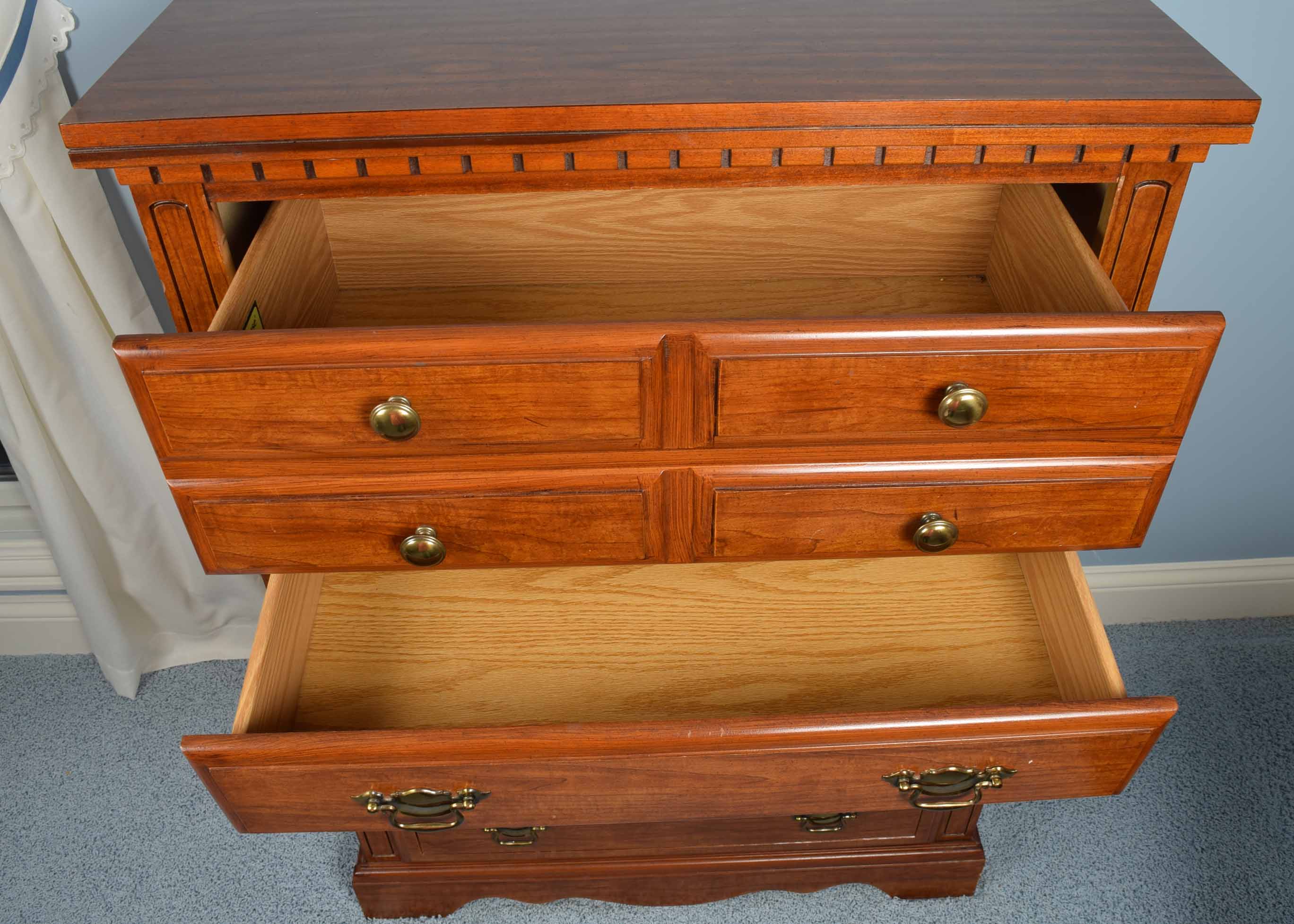 Broyhill Lenoir House Five Drawer Dresser EBTH