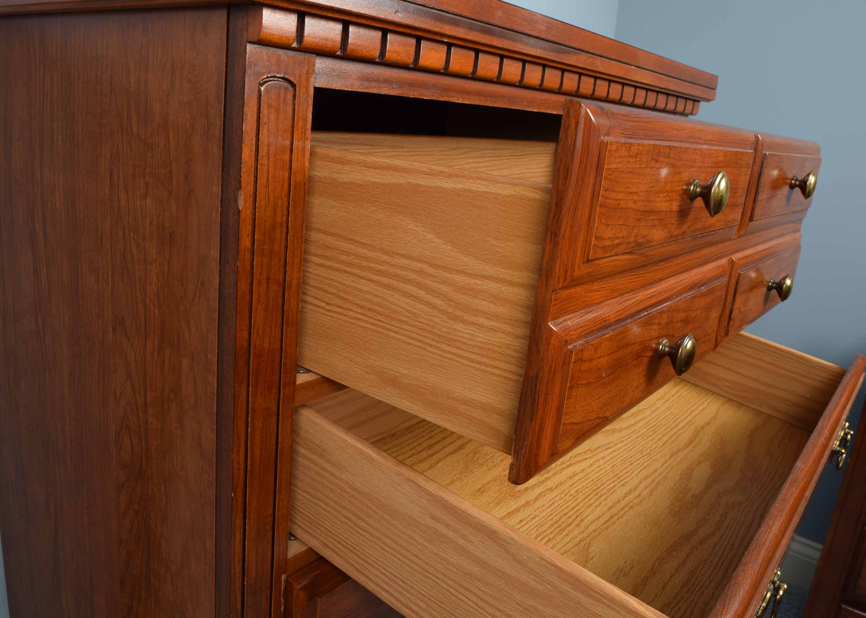 Broyhill Lenoir House Five Drawer Dresser EBTH