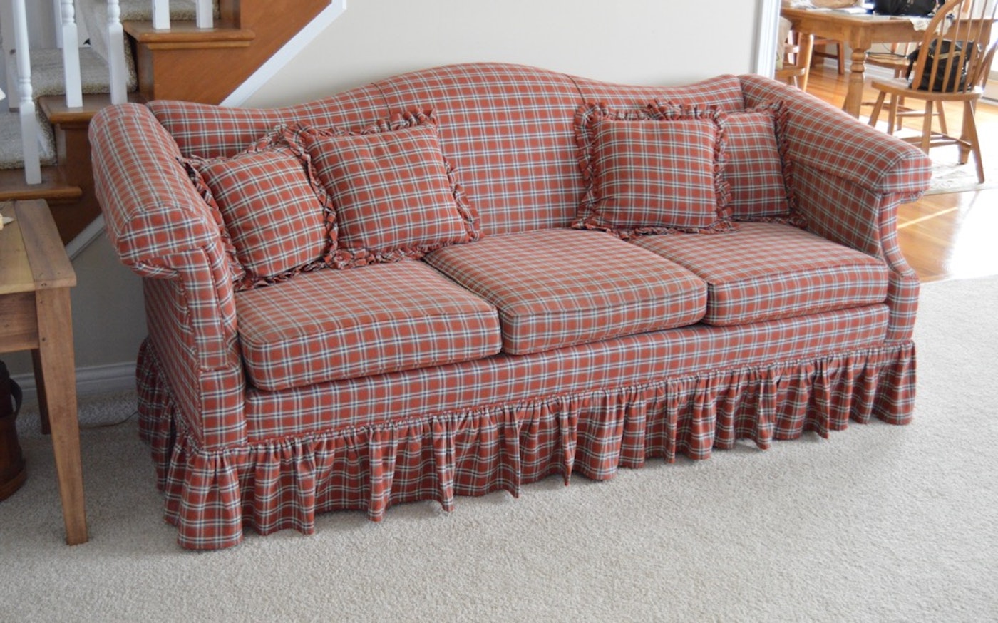 Laine Early American Style Sofa | EBTH