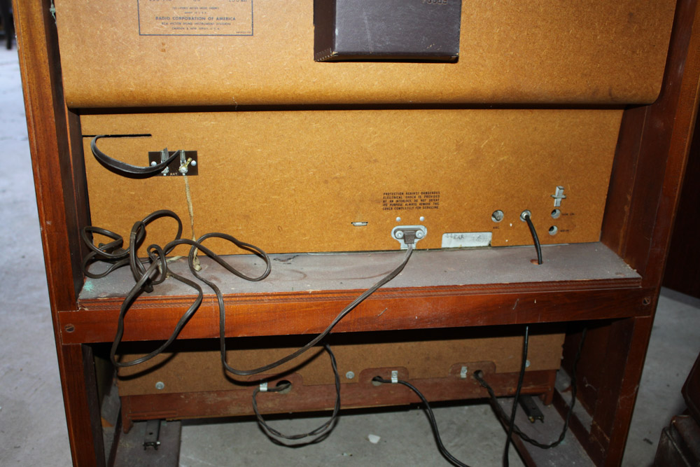 1950s RCA Victor CRT TV Console with Record Player EBTH