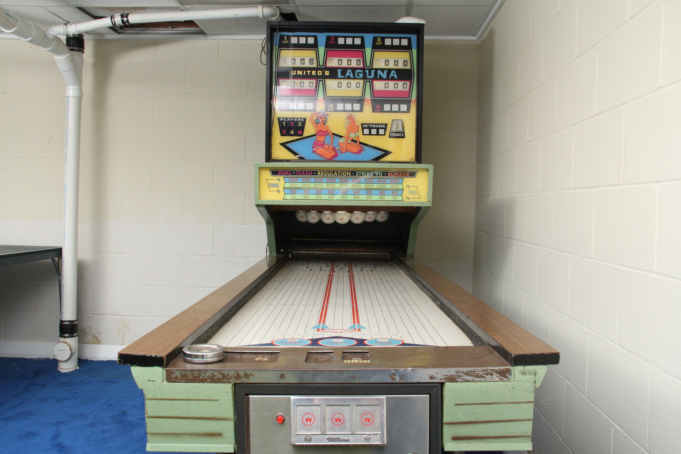 Vintage Laguna Shuffle Alley Arcade Bowler EBTH