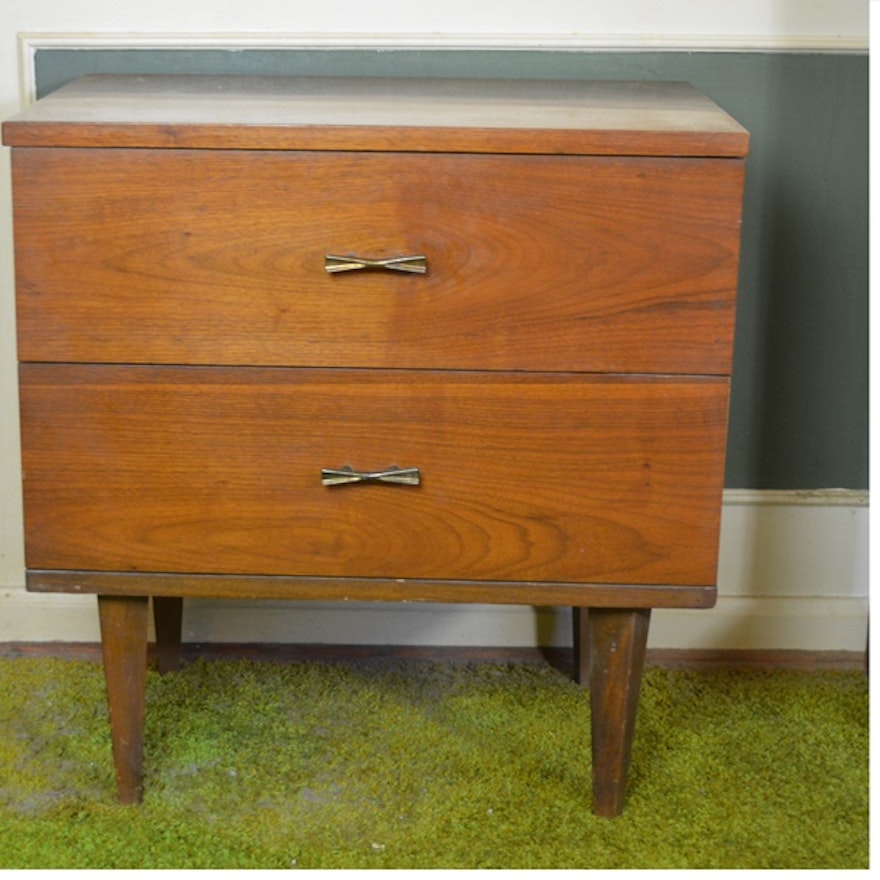 Harmony House Mid Century Modern Nightstand Ebth