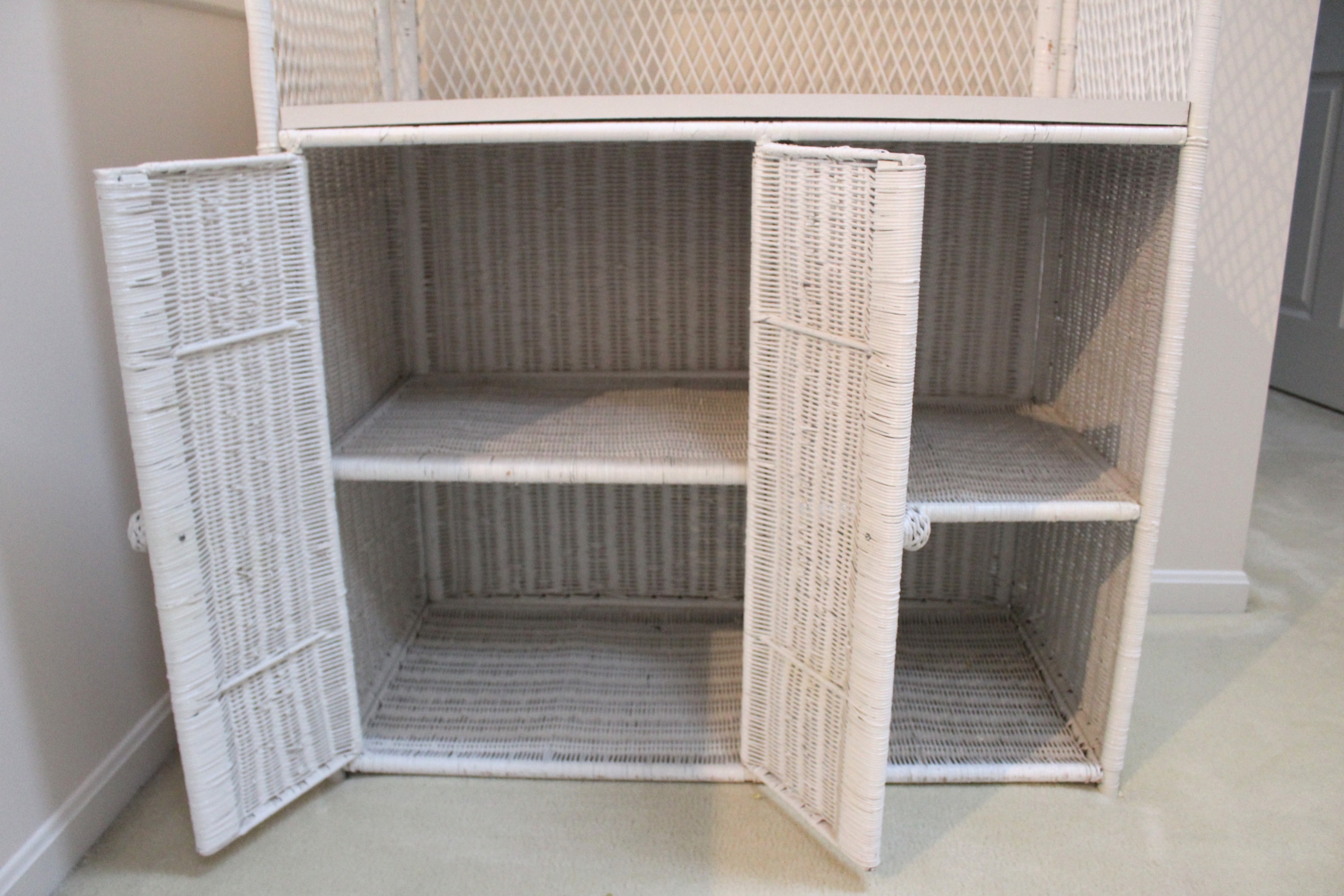 White Wicker Shelf Unit EBTH