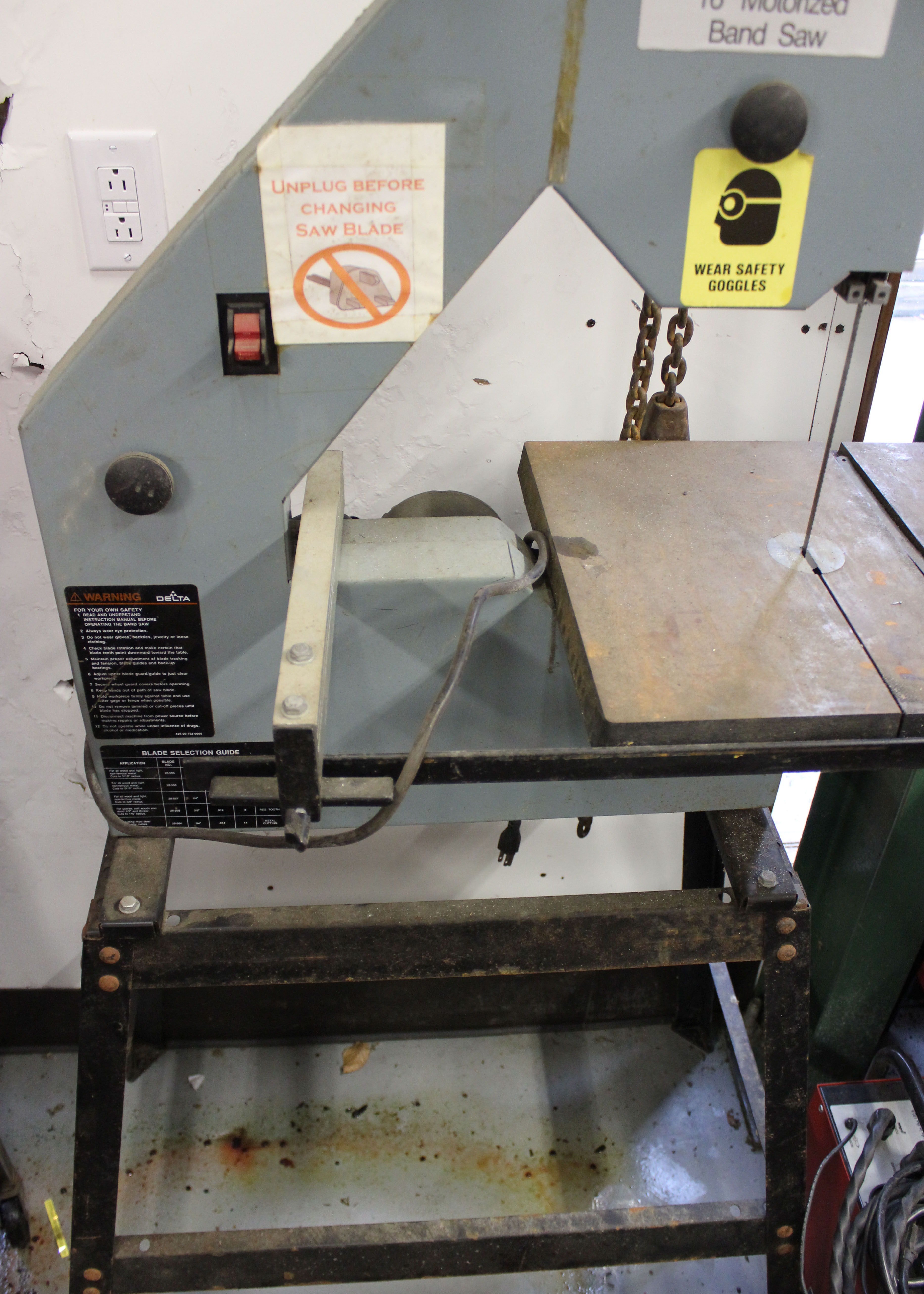 Delta 16" Motorized Band Saw EBTH