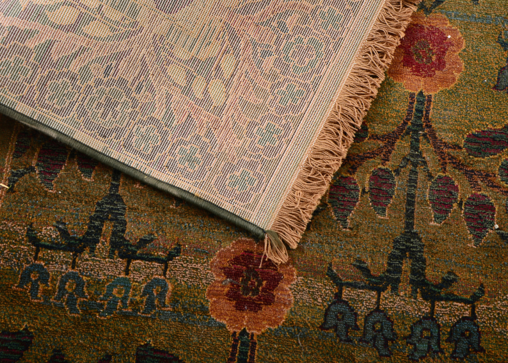 Machine Woven Area Rug EBTH