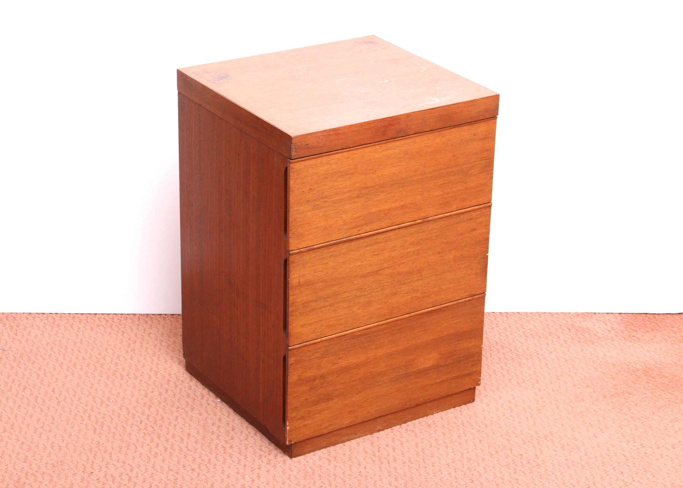 Thomasville Oak Small Dresser EBTH