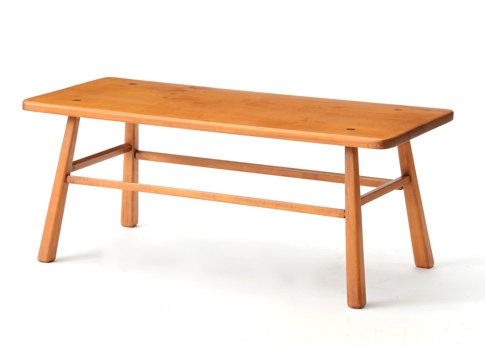 Early American Style Maple Coffee Table EBTH