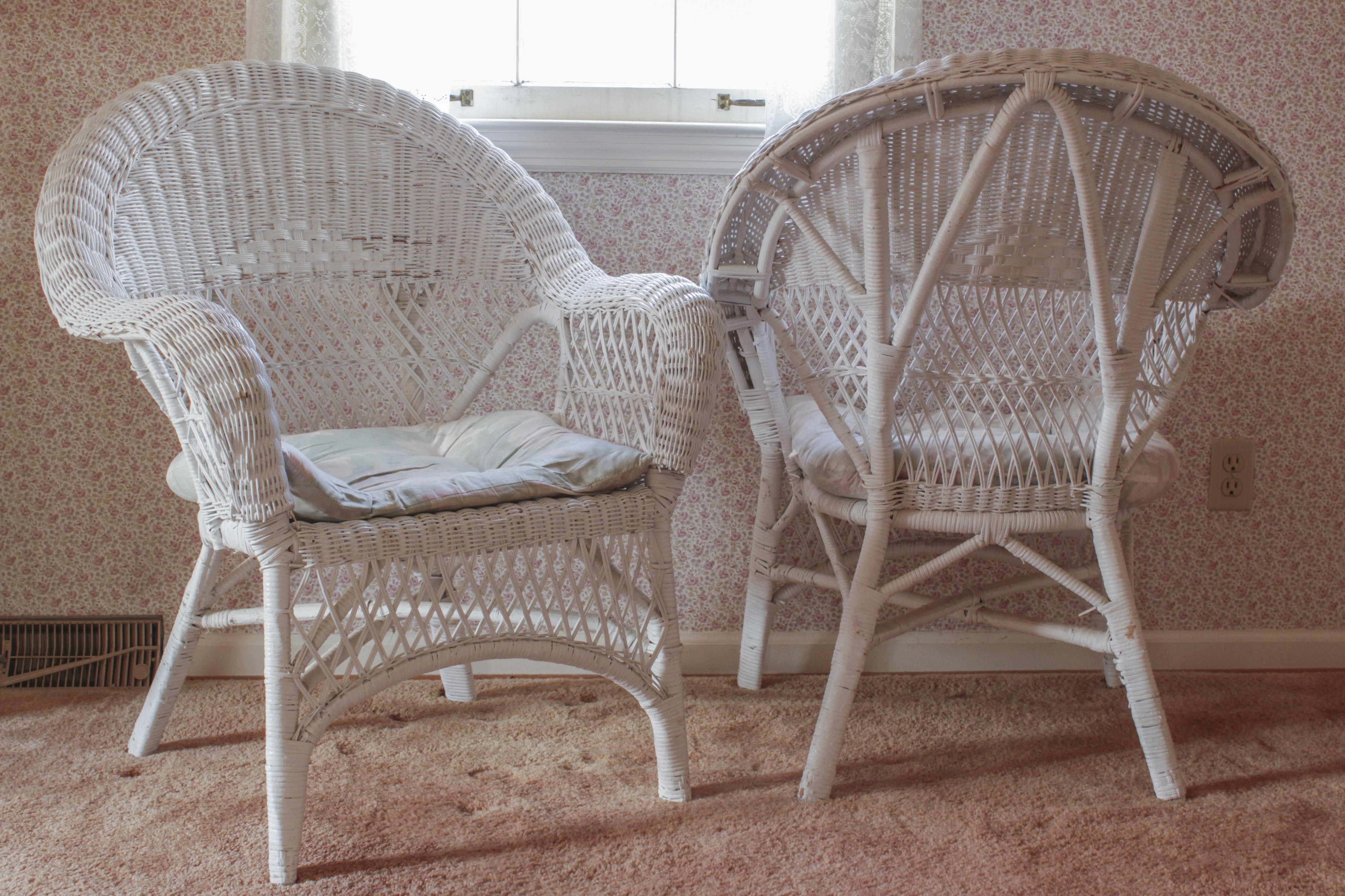 Vintage White Wicker Chairs EBTH