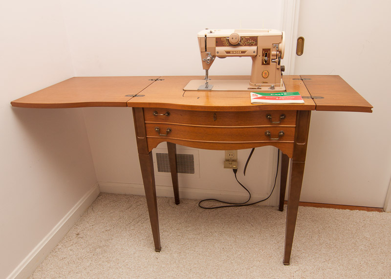 Vintage Singer 401 Sewing Machine Desk EBTH