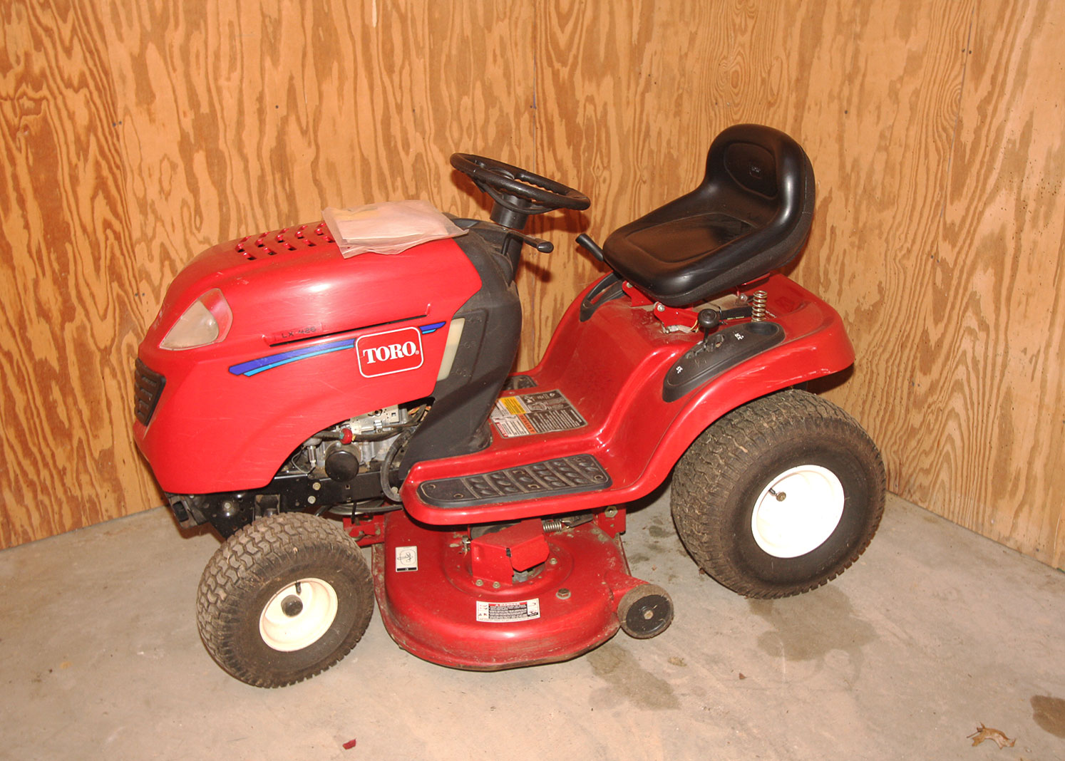 Toro Riding Lawn Mower EBTH