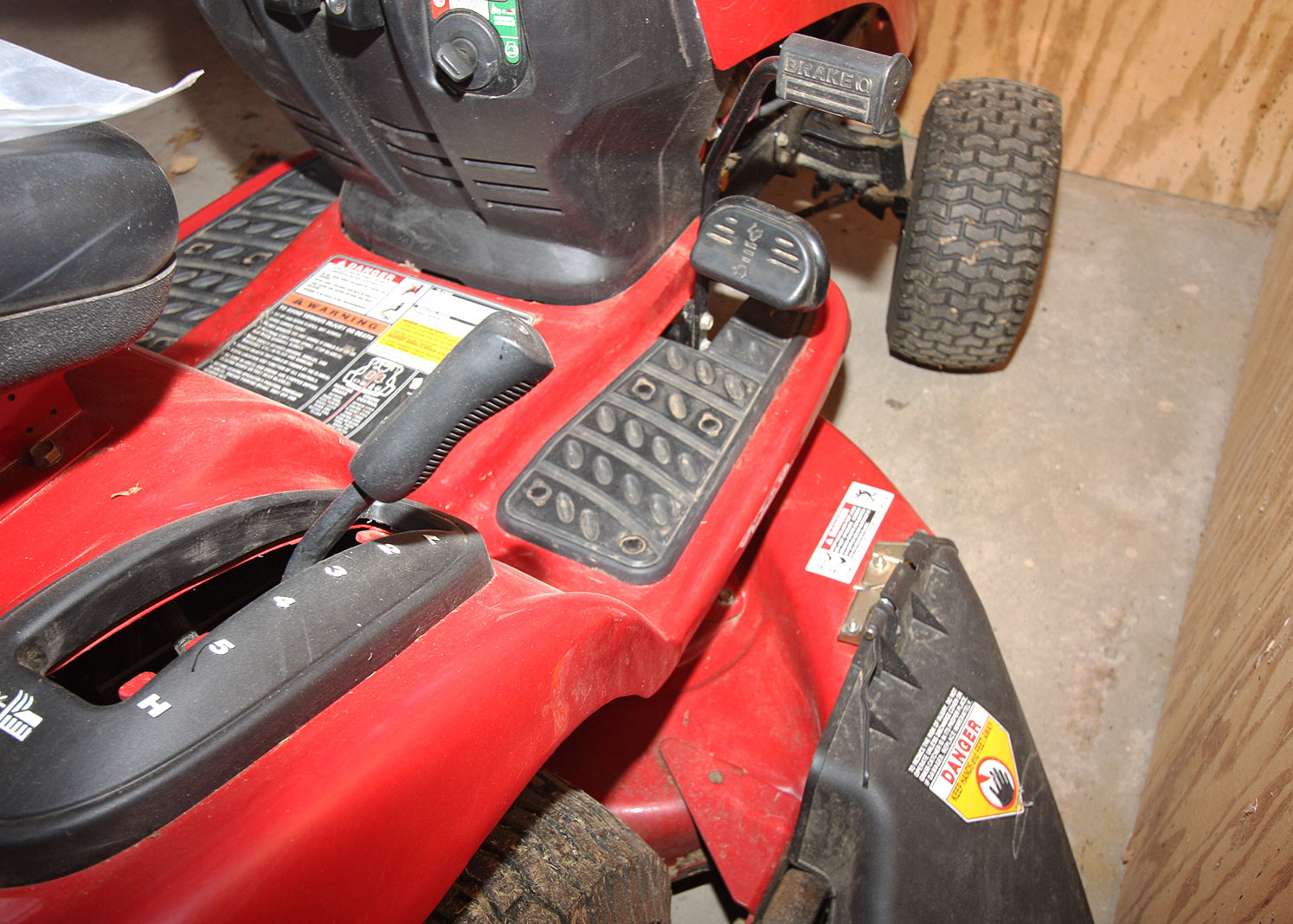 Toro Riding Lawn Mower EBTH