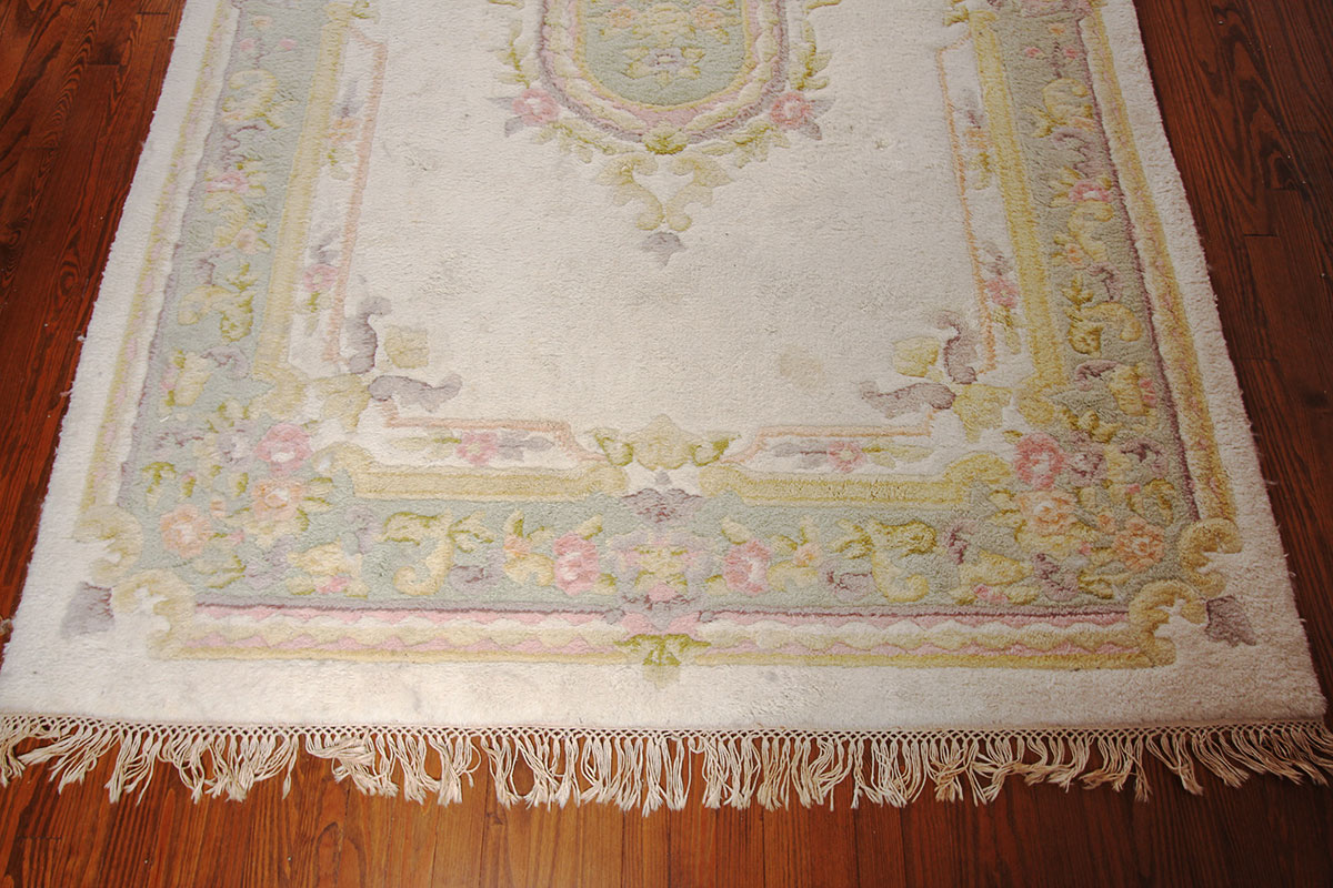 HandKnotted Indian Wool Cream and Flower Rug EBTH