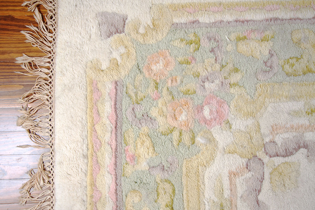 HandKnotted Indian Wool Cream and Flower Rug EBTH
