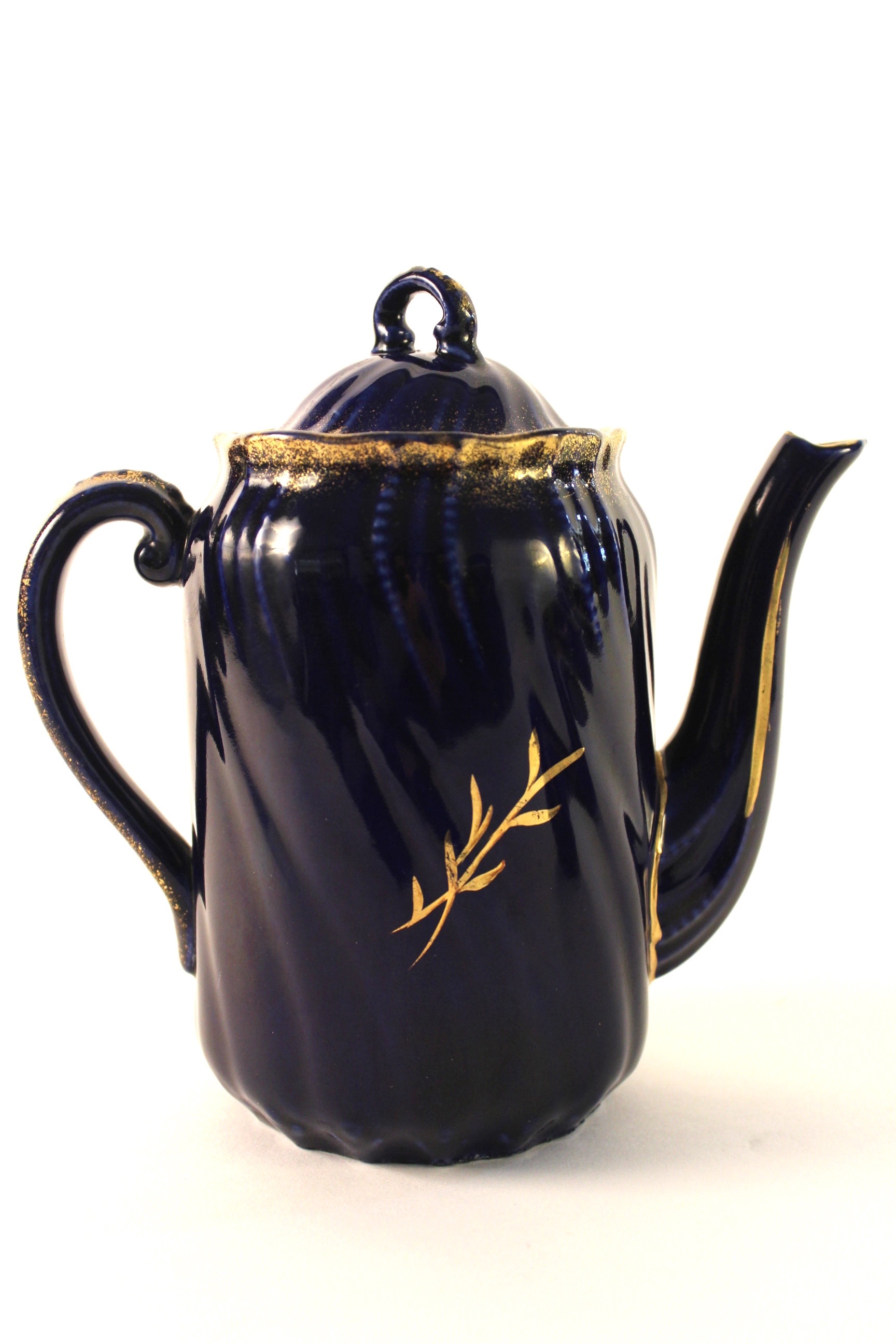 Victoria Carlsbad Napoleon Teapot and Sugar EBTH