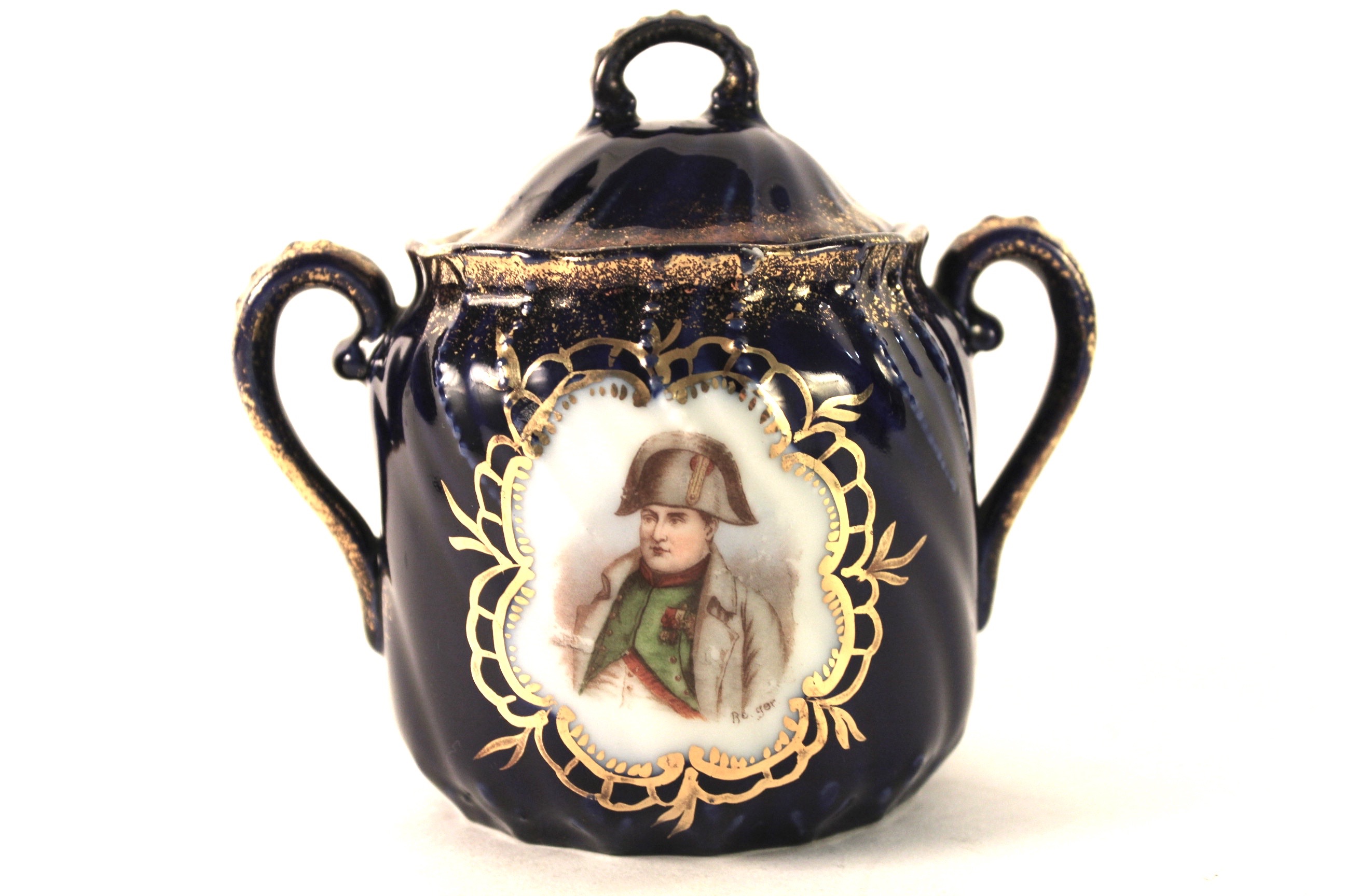 Victoria Carlsbad Napoleon Teapot and Sugar EBTH