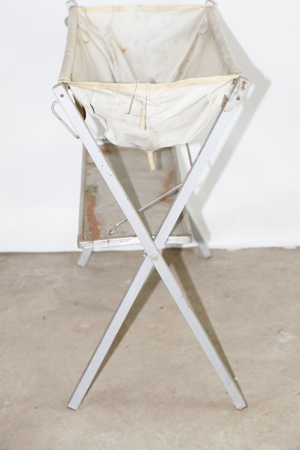 Vintage Folding Bath Station EBTH