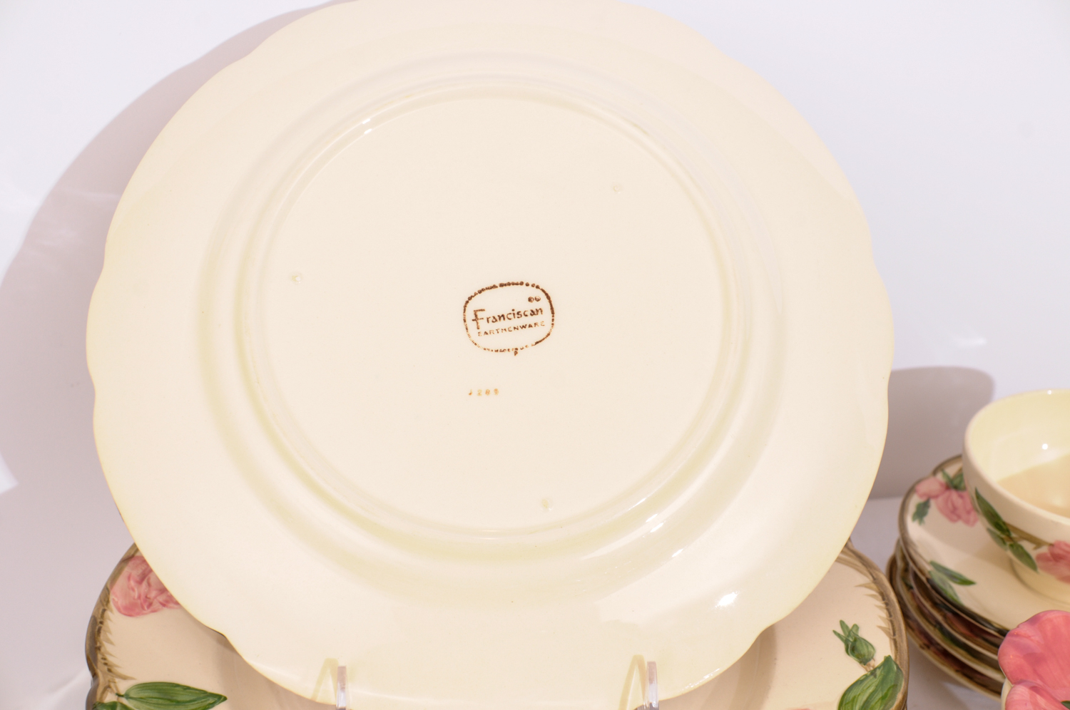 Franciscan Earthenware "Desert Rose" Dish Set EBTH