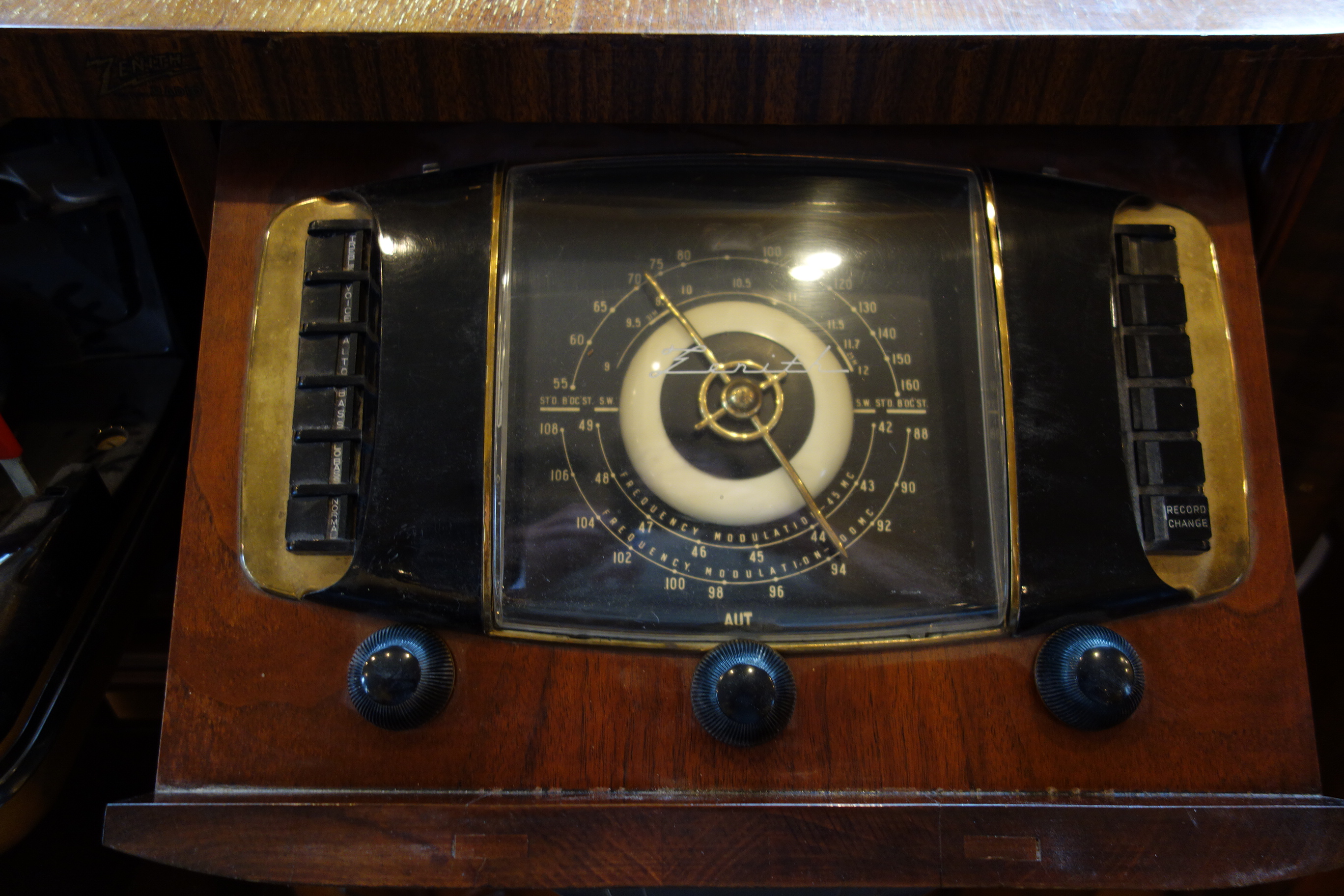 Mid Century Zenith Cobra Radio Phonograph Console EBTH