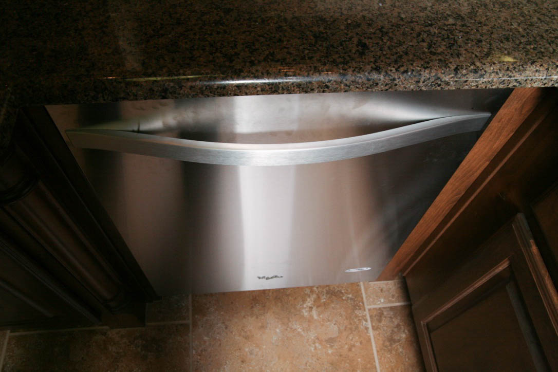 Whirlpool Gold Series Built In Dishwasher EBTH