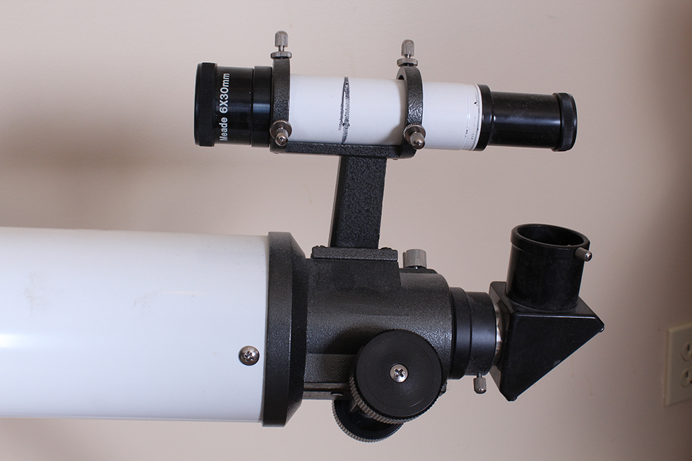 Meade MultiCoated Model 390 Telescope and Tripod EBTH