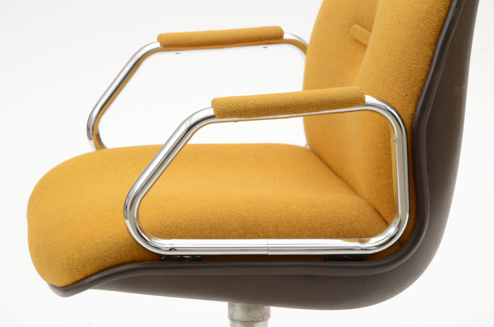 Pair of All-Steel Swivel Office Chairs | EBTH