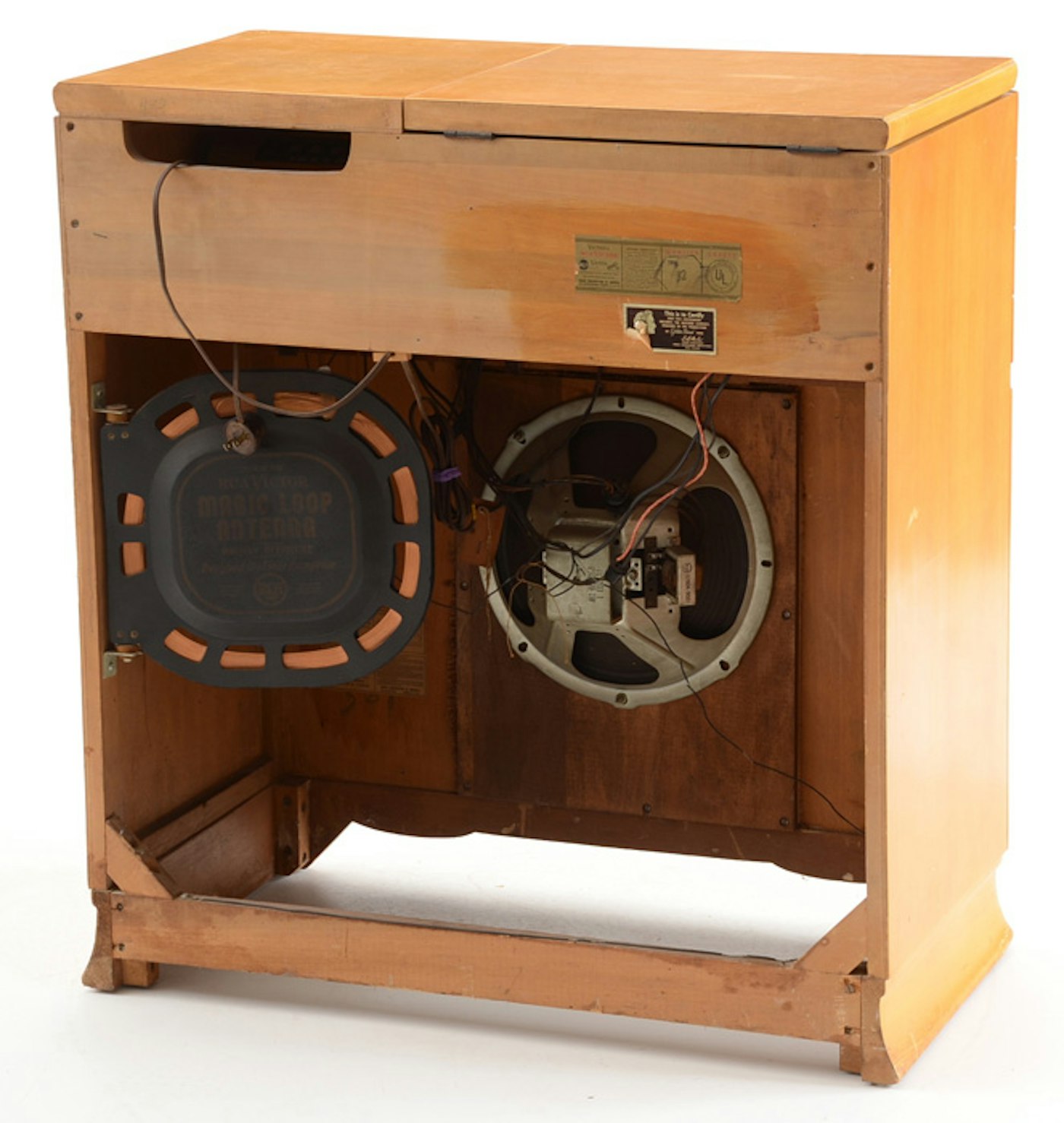 Vintage RCA Victor Phonograph and Radio Console EBTH