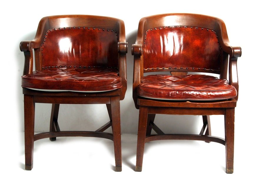 Pair Of Vintage Maple Chairs By Milwaukee Chair Company Ebth