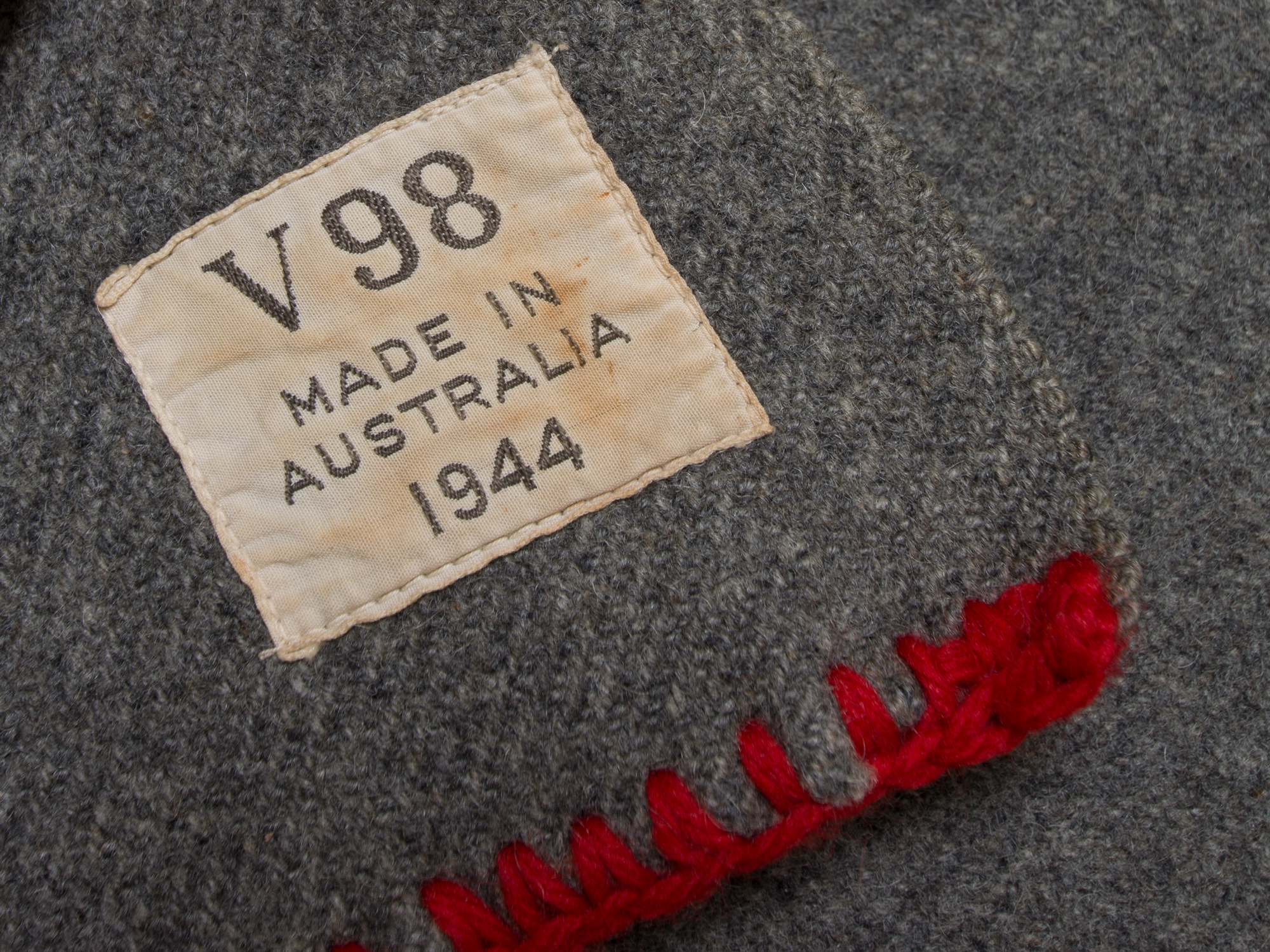 1944 V98 Australian Wool Blanket EBTH