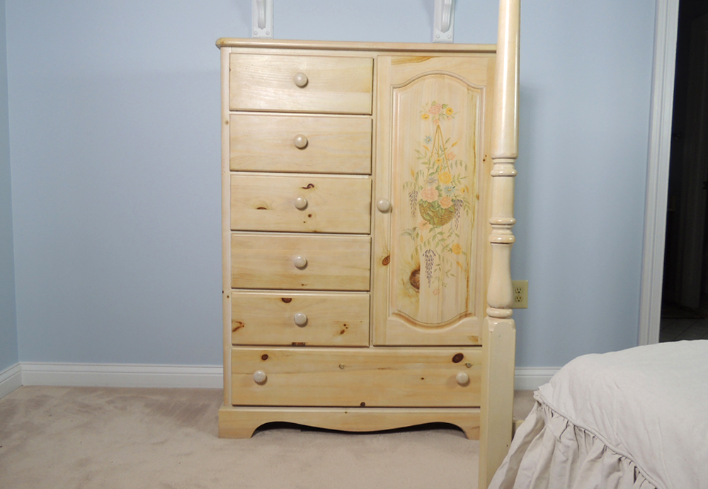 Vaughan Farmhouse Washed Pine Dresser EBTH