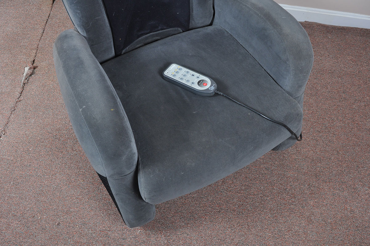 Human Touch iJoy 100 Massage Chair EBTH