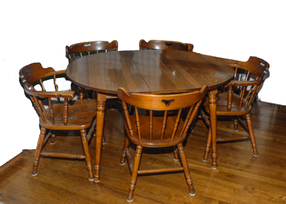 Tell City Kitchen Table with Chairs EBTH