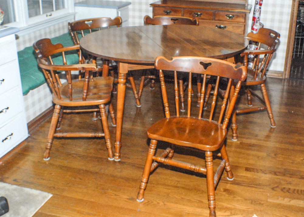 Tell City Kitchen Table with Chairs EBTH
