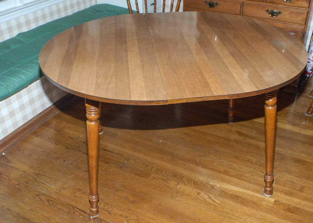 Tell City Kitchen Table with Chairs EBTH