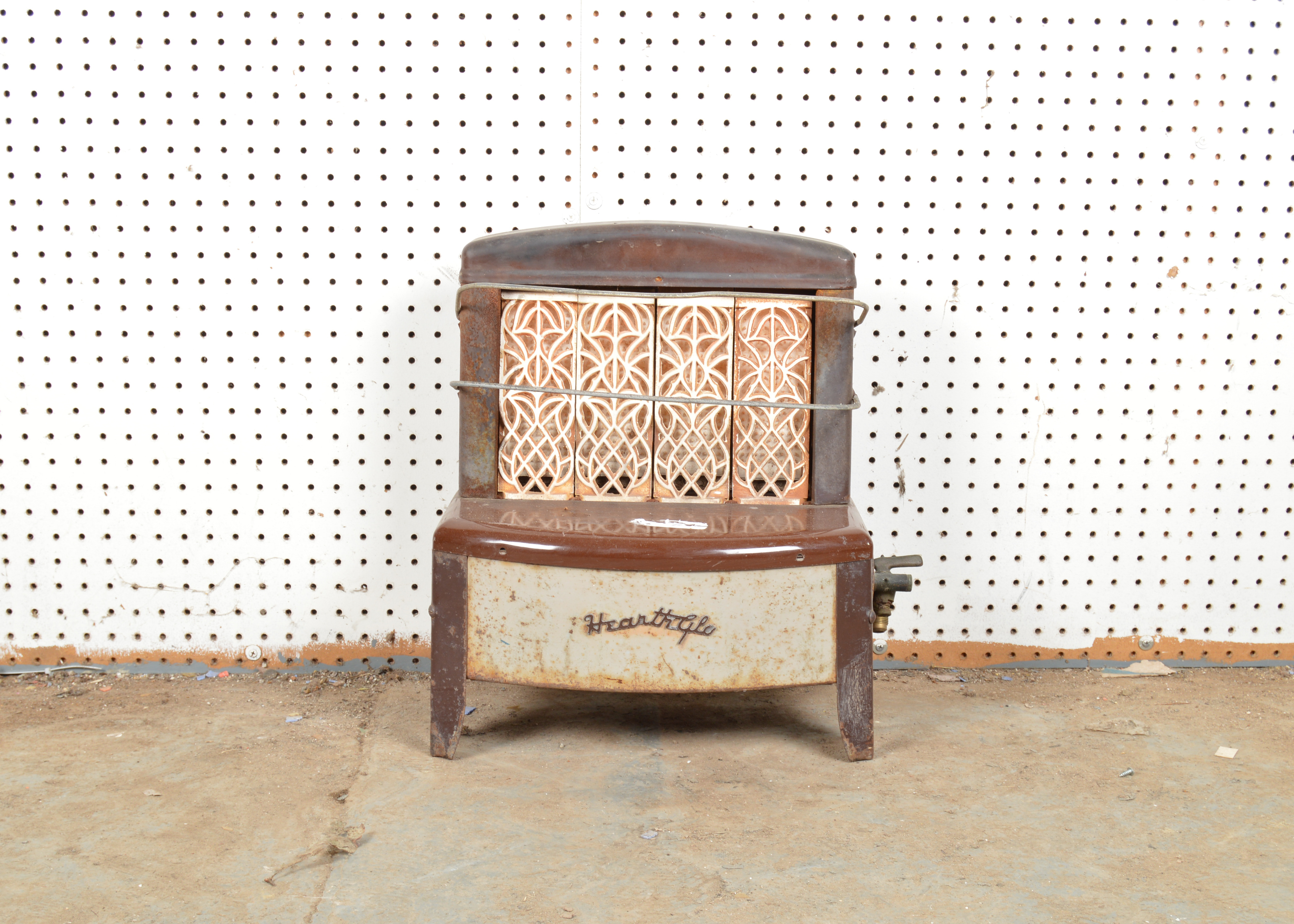 Vintage Hearth Glo Space Heater | EBTH