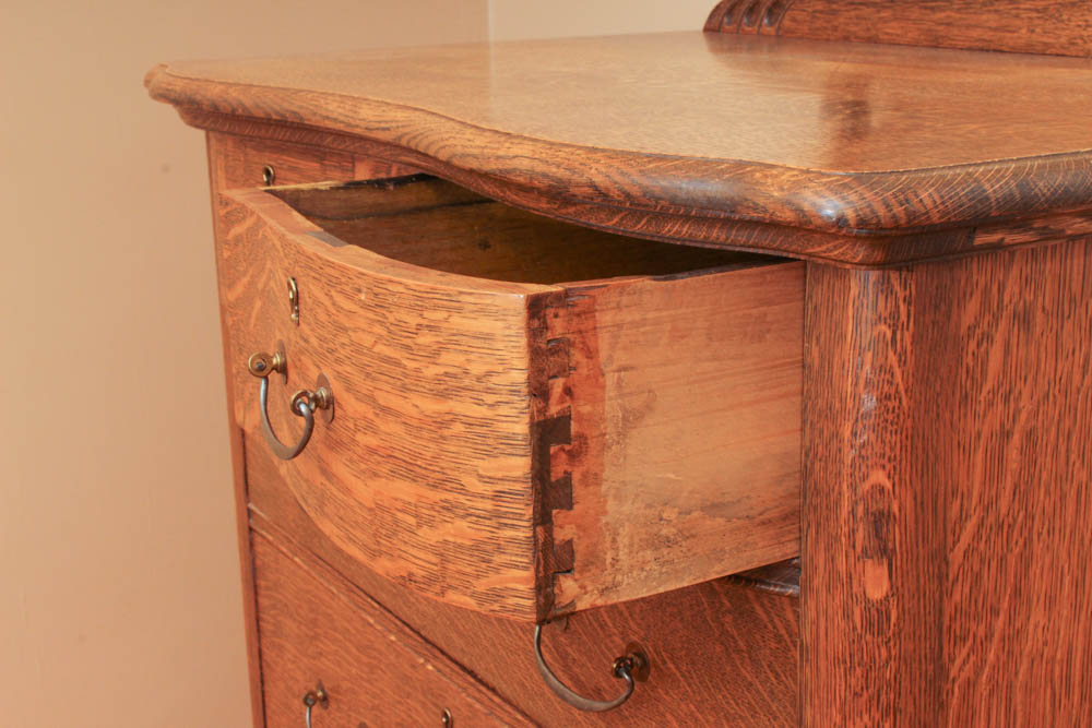 Victorian Chest of Drawers with Oval Mirror EBTH