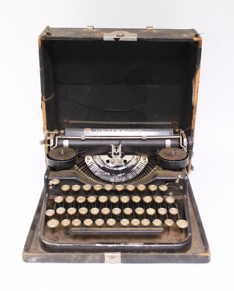 Vintage Underwood and Royal Arrow Travel Typewriters EBTH