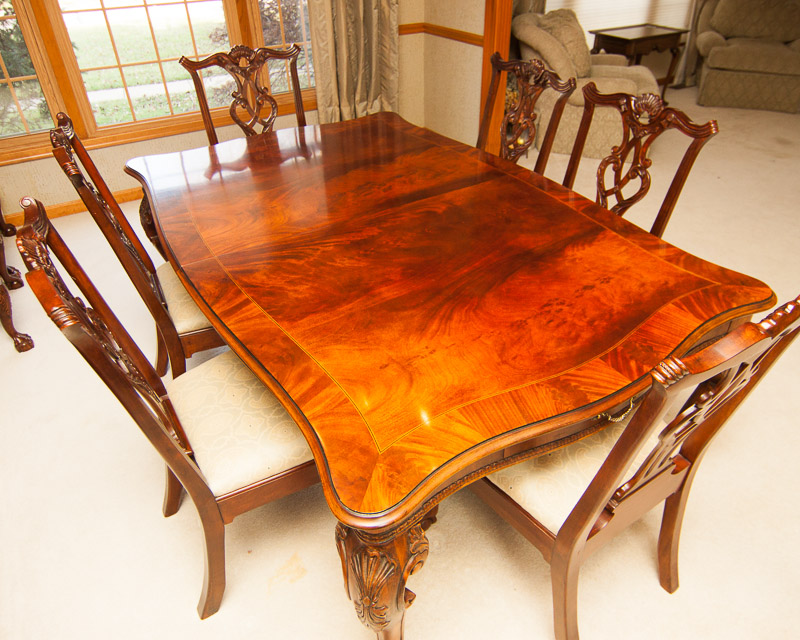 Henredon Dining Table and Chairs EBTH