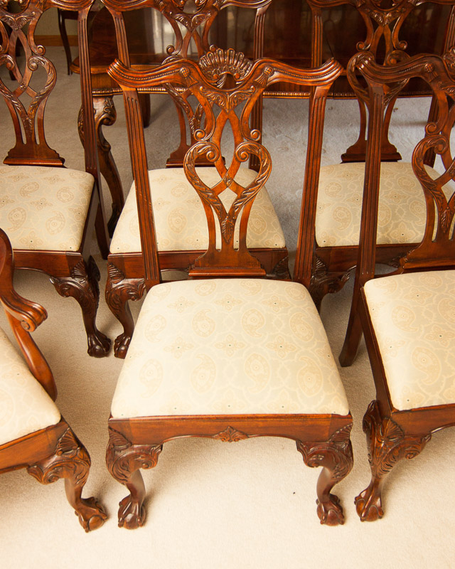 Henredon Dining Table and Chairs EBTH