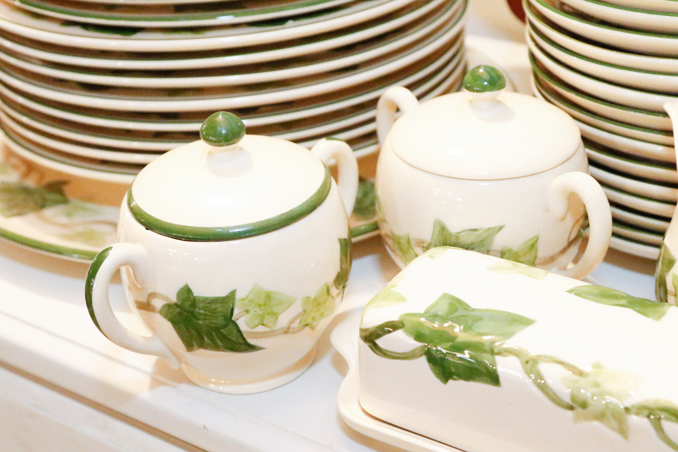 franciscan-ivy-pattern-dinnerware-ebth