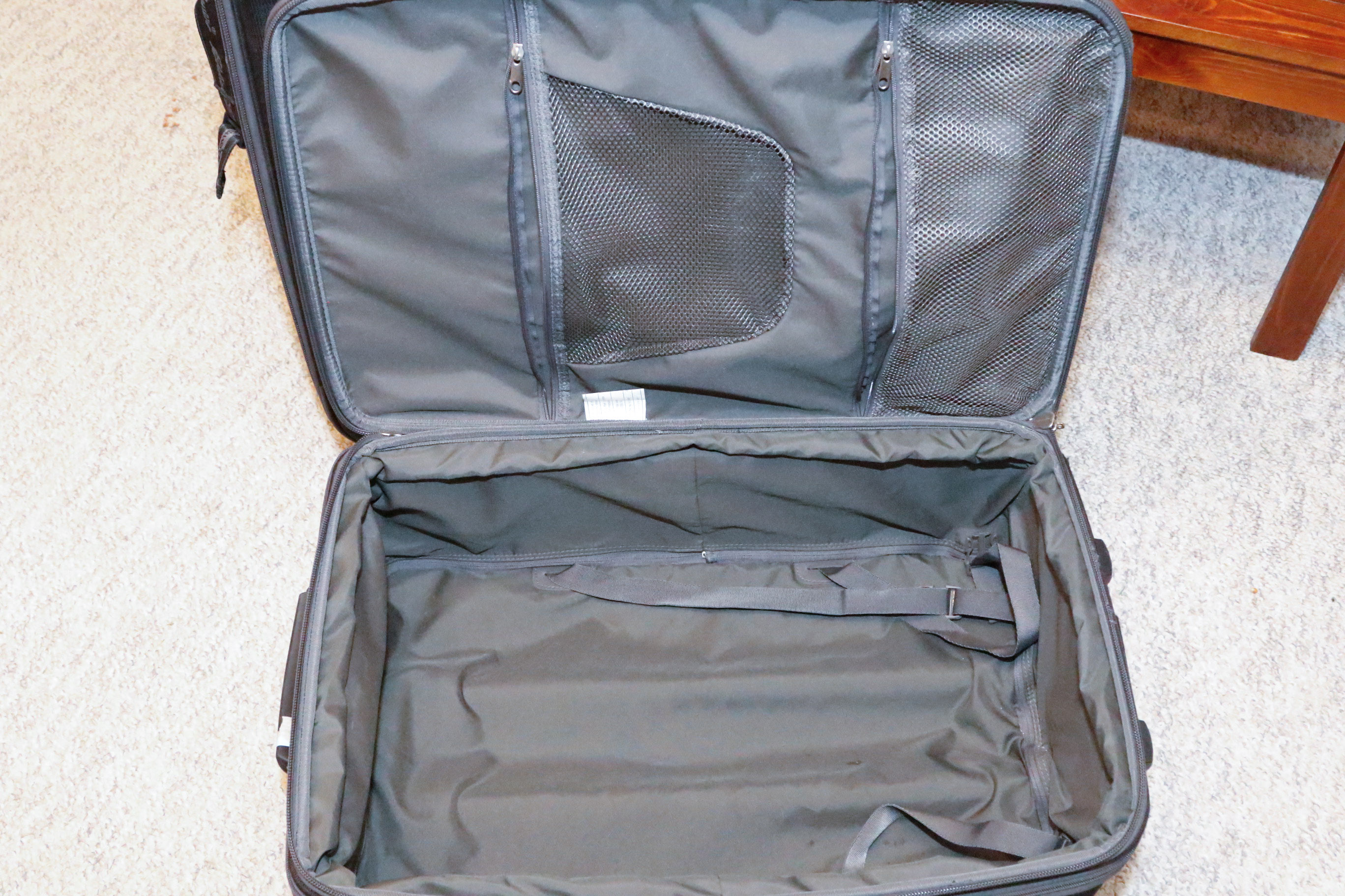 TwoPiece Eddie Bauer Luggage Set EBTH