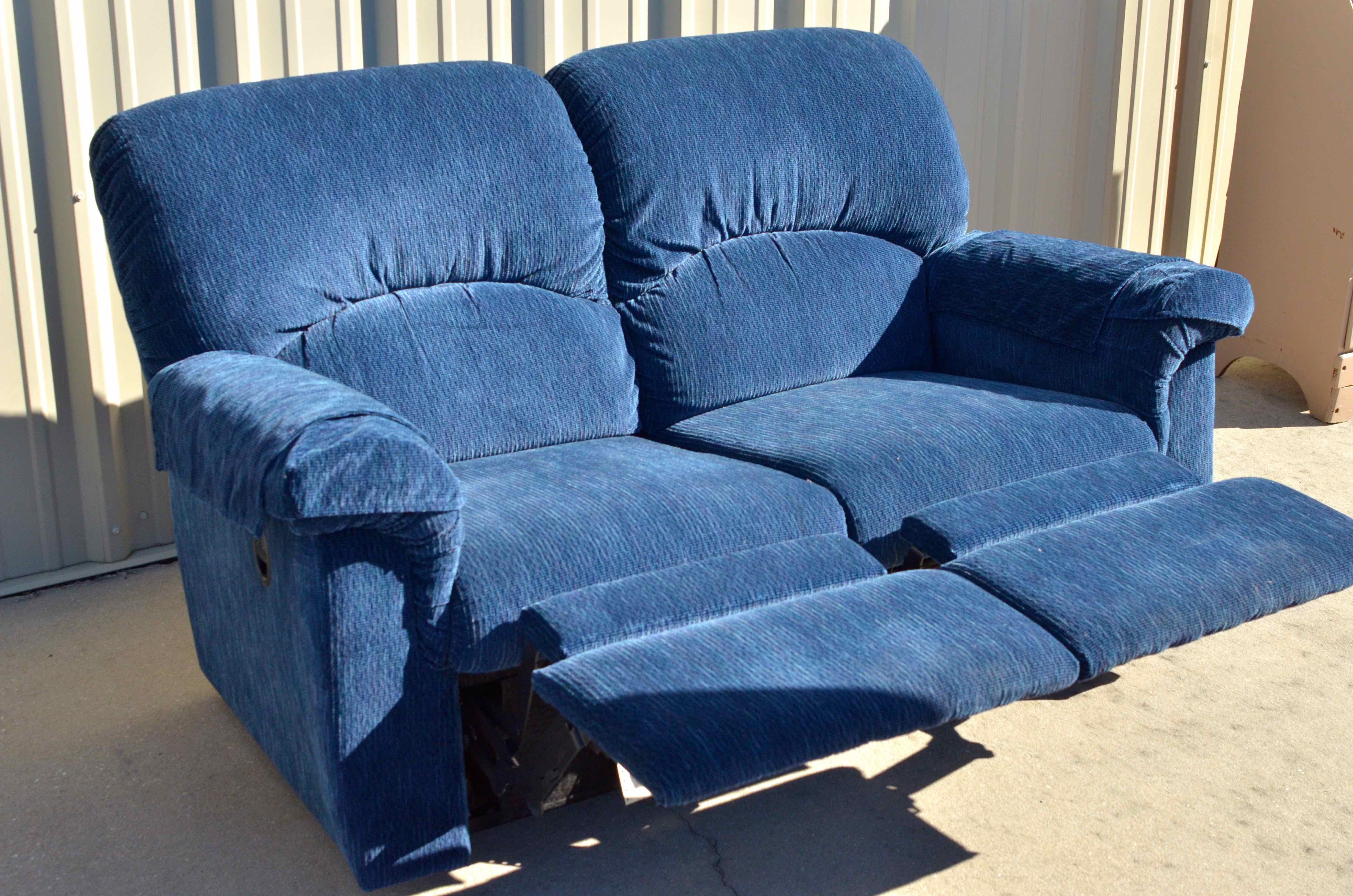 La-Z-Boy Loveseat Recliner In Blue Velour : EBTH