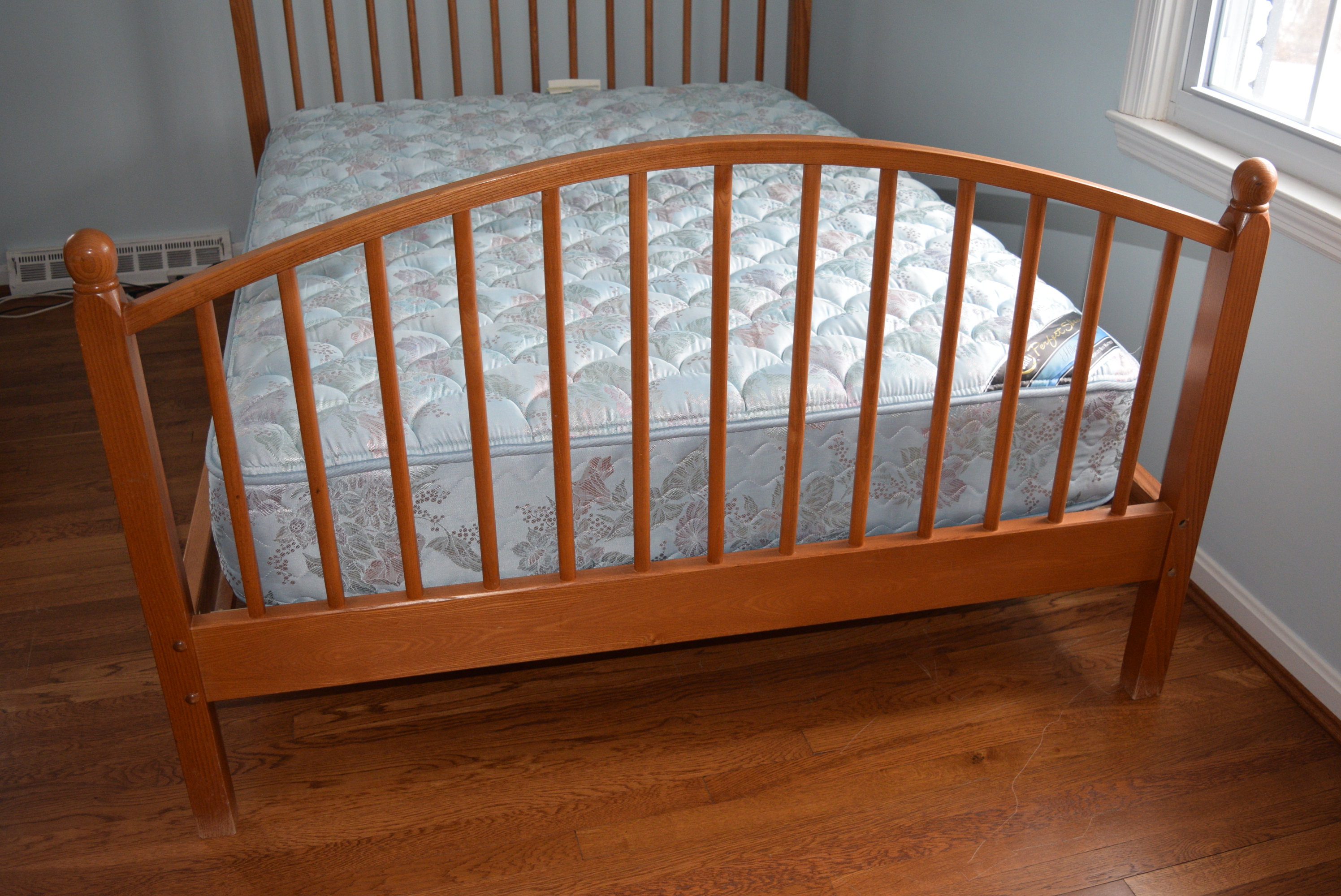 Vermont Tubbs FullSize Bed Frame and Mattress EBTH